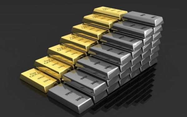 【今日金价】现货白银跌至 79 美元 / 盎司，黄金怎么走？